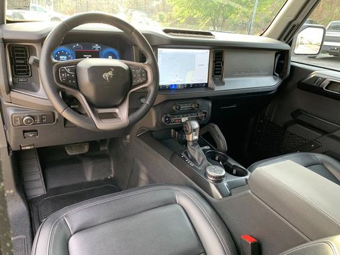Used 2025 Ford Bronco Badlands AWD/4WD image 19