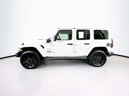 Used 2024 Jeep Wrangler Unlimited Sahara AWD/4WD image 4