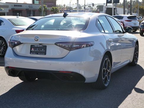 New 2025 Alfa Romeo Giulia AWD image 5