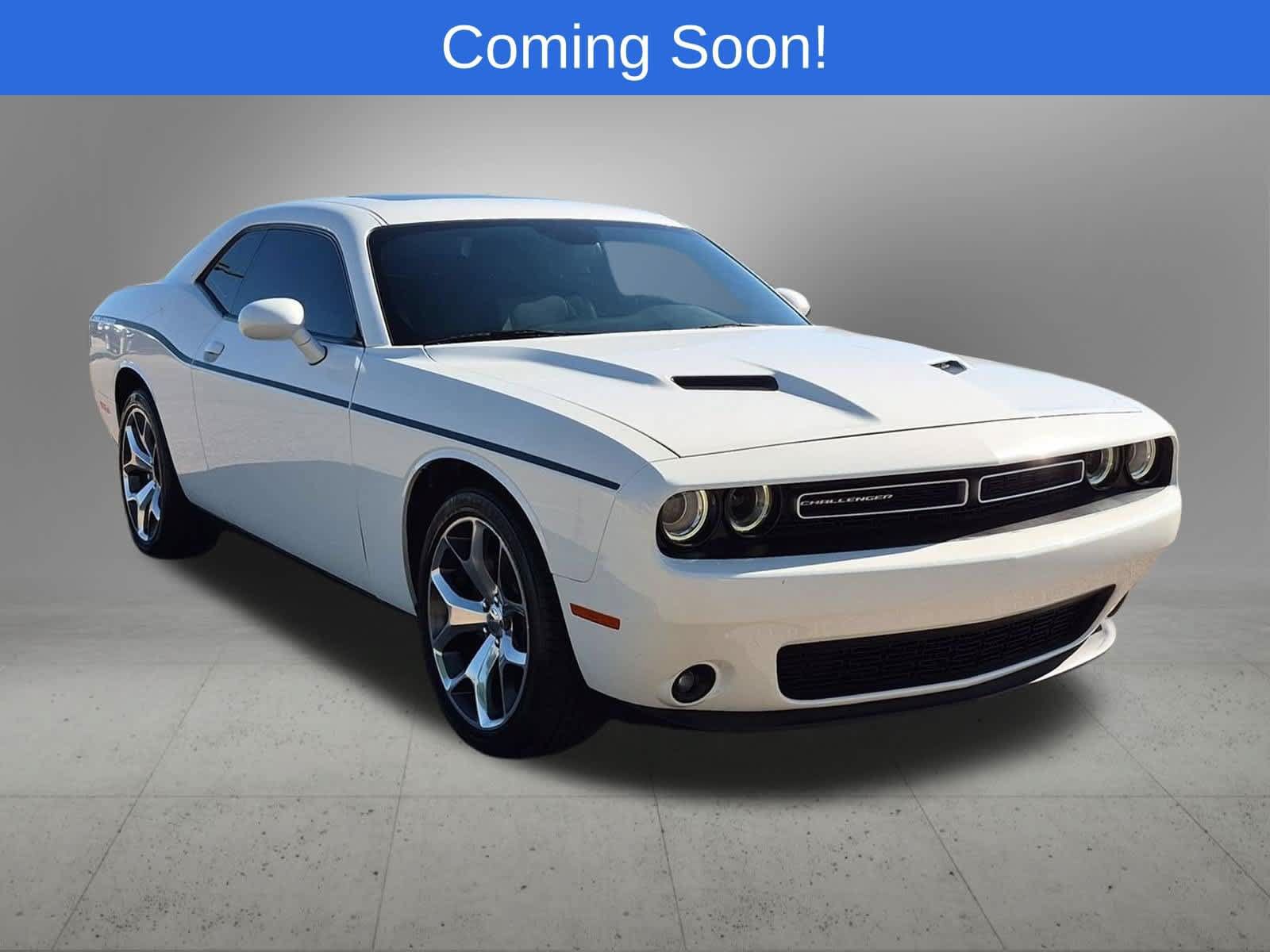 Used 2015 Dodge Challenger SXT Plus w/ Driver Convenience Group RWD image 8
