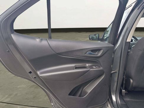 Used 2018 Chevrolet Equinox LT FWD image 31