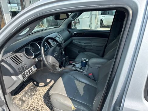 Used 2010 Toyota Tacoma 4x4 Double Cab V6 image 12
