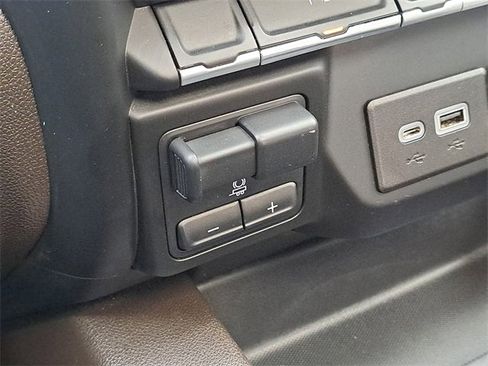 Used 2022 Chevrolet Silverado 1500 LTZ image 23
