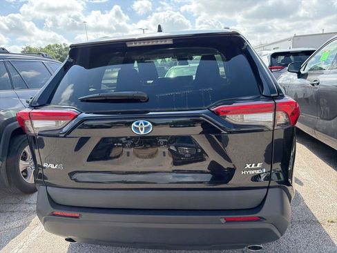 Used 2024 Toyota RAV4 XLE w/ Weather Package image 6