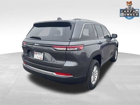 Used 2023 Jeep Grand Cherokee Laredo AWD/4WD image 3