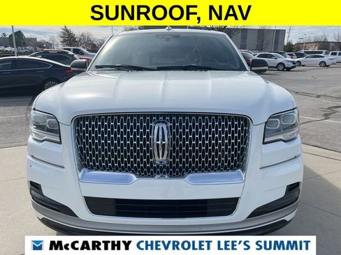 Used 2023 Lincoln Navigator Reserve image 3