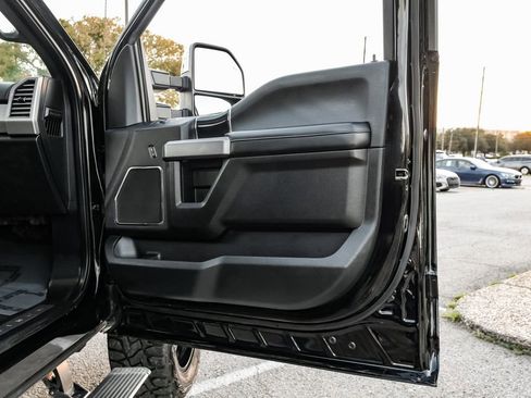 Used 2020 Ford F250 Platinum w/ FX4 Off-Road Package image 50