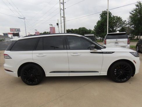 Used 2026 Lincoln Aviator Reserve w/ Jet Appearance Package RWD image 8