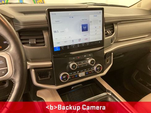 Used 2024 Ford Expedition Max XLT image 2