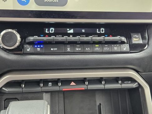 Used 2025 Toyota Tundra Limited w/ Power Package AWD/4WD image 18