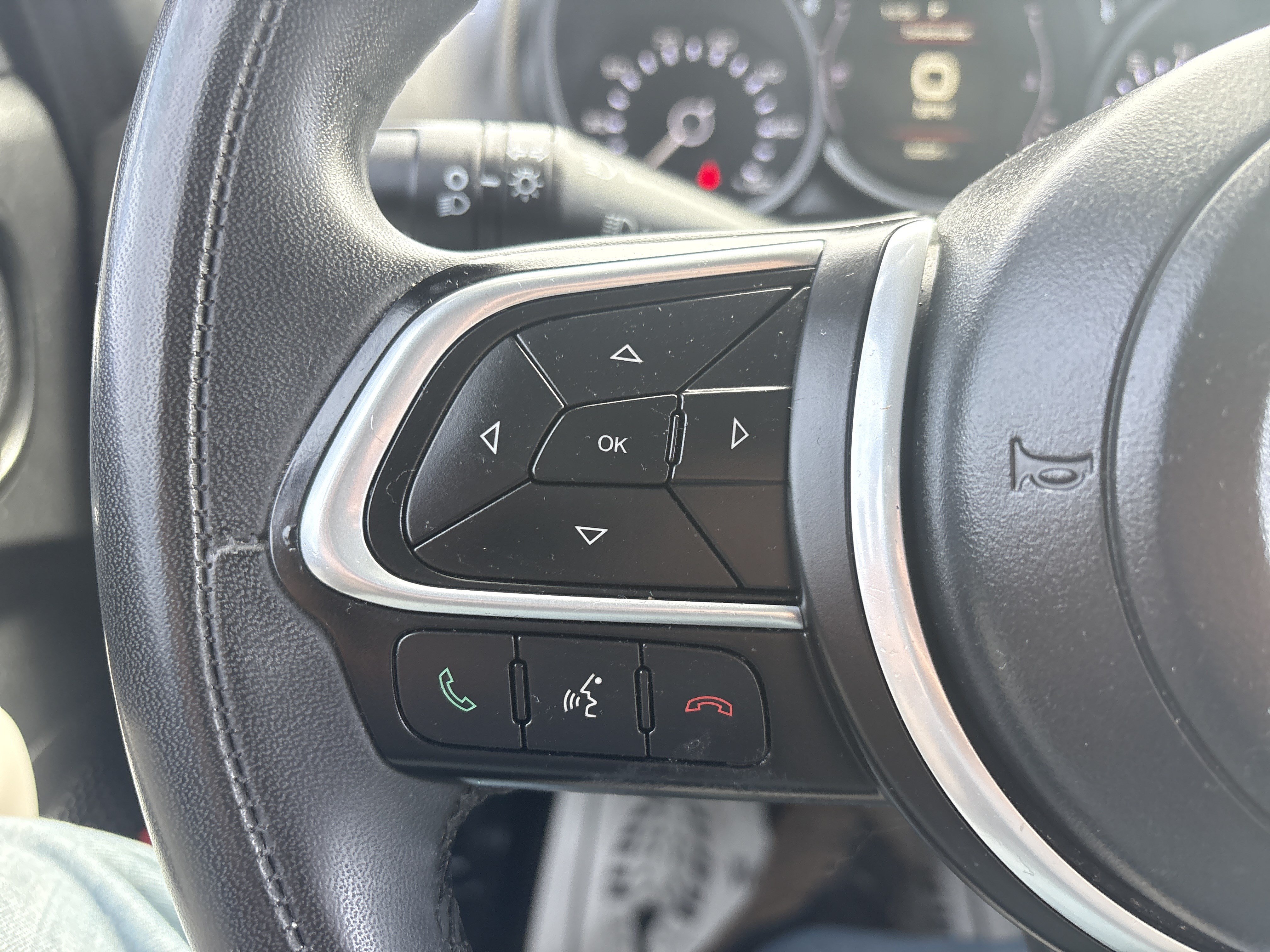 Used 2018 FIAT 500L Trekking w/ Urbana Appearance Package FWD image 17