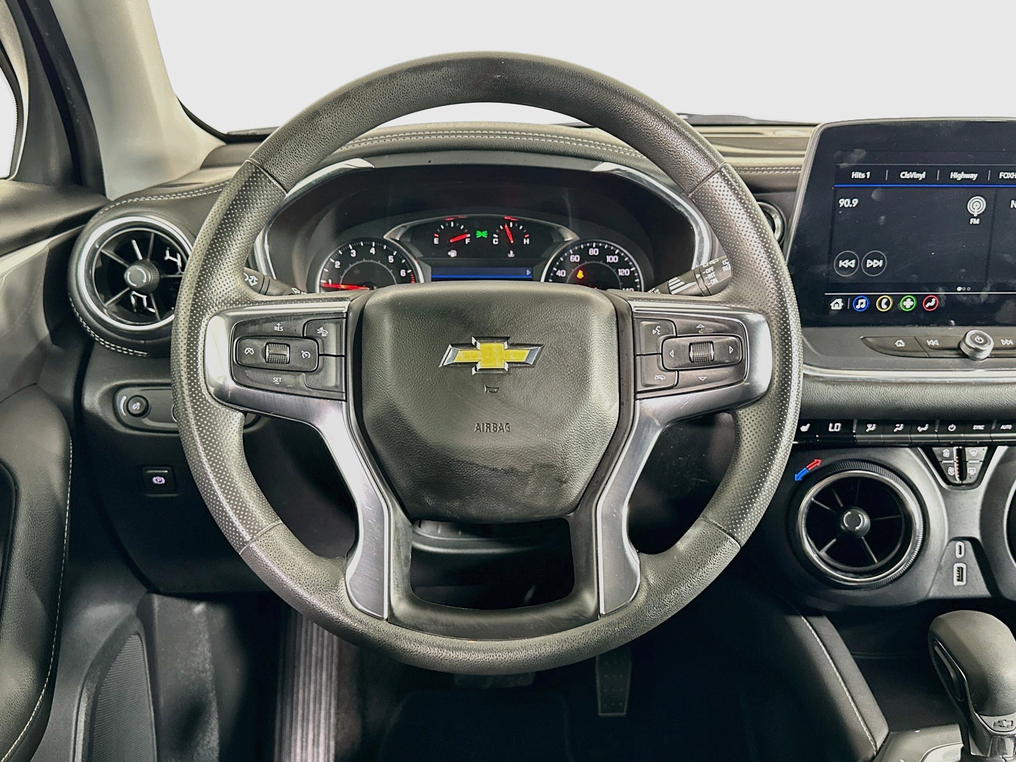 Used 2025 Chevrolet Blazer LT FWD image 17