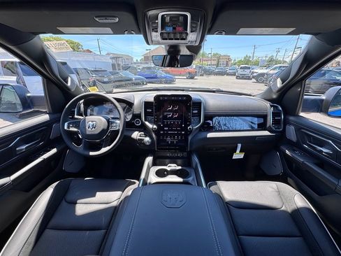 New 2026 RAM 1500 Laramie AWD/4WD image 11