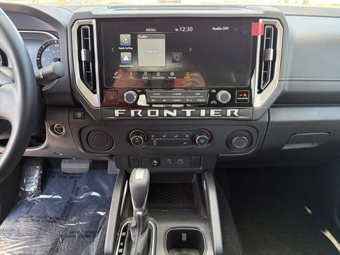 Certified 2025 Nissan Frontier SV image 14