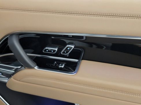 Used 2025 Land Rover Range Rover Long Wheelbase SE AWD/4WD image 31