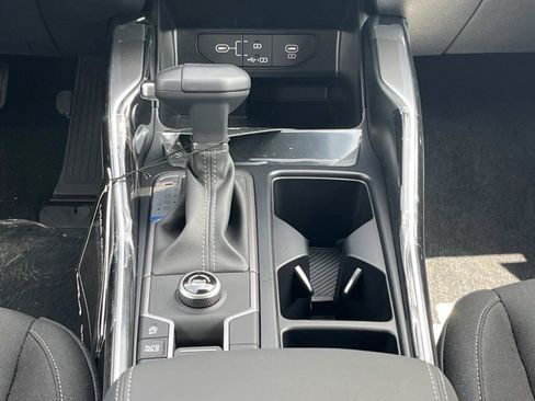 New 2026 Kia Sorento LX FWD image 13
