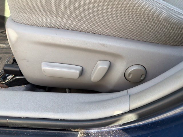 Used 2015 Toyota Camry LE FWD image 14