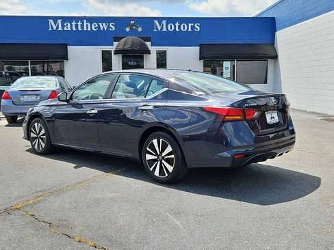 Used 2021 Nissan Altima 2.5 SV FWD image 5