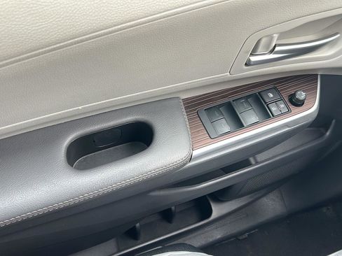 Used 2024 Toyota Sienna XLE image 16