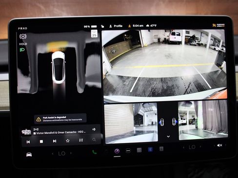 Used 2023 Tesla Model 3 Standard Range image 32