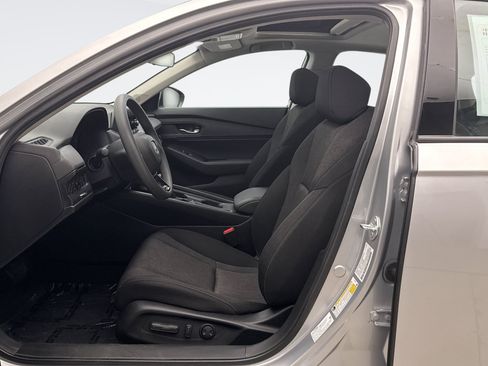 Used 2024 Honda Accord EX image 11