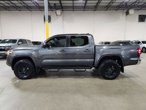 Used 2022 Toyota Tacoma SR5 image 7