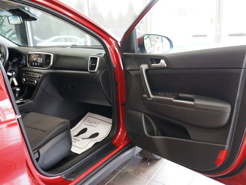 Used 2022 Kia Sportage LX image 37