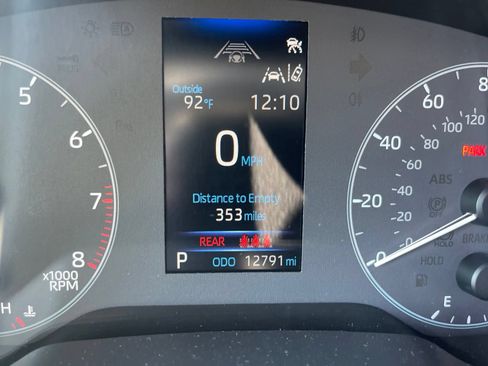 Used 2025 Toyota Corolla LE w/ Convenience Package FWD image 16