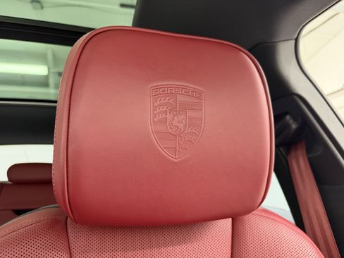 Certified 2024 Porsche Macan Turbo AWD/4WD image 36