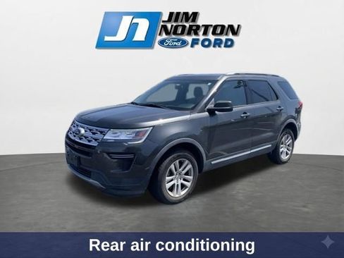 Used 2018 Ford Explorer XLT AWD/4WD image 4