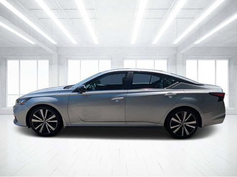 Used 2019 Nissan Altima 2.5 SR w/ SR Premium Package FWD image 6