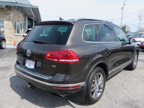 Used 2016 Volkswagen Touareg Sport image 3