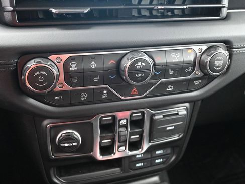 New 2025 Jeep Gladiator Sport AWD/4WD image 16