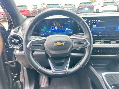 Used 2025 Chevrolet Equinox LT image 28