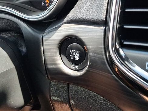 Certified 2019 Jeep Grand Cherokee Altitude AWD/4WD image 29