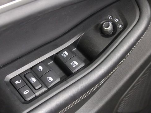 Used 2024 Jeep Grand Cherokee L Limited w/ Luxury Tech Group II image 18