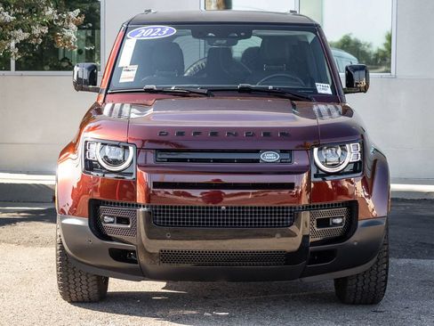 Used 2023 Land Rover Defender 130 SE AWD/4WD image 2