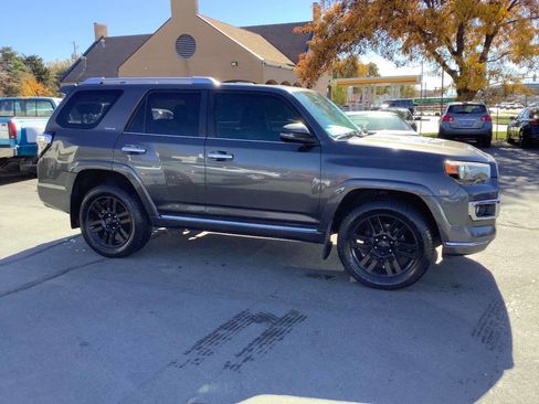 Used 2015 Toyota 4Runner Limited image 9