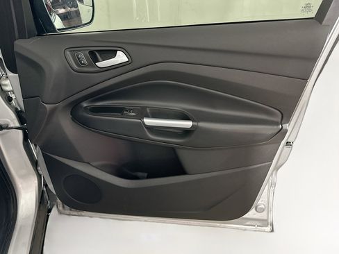 Used 2019 Ford Escape Titanium AWD/4WD image 32