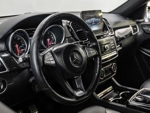 Used 2017 Mercedes-Benz GLS 550 4MATIC image 23