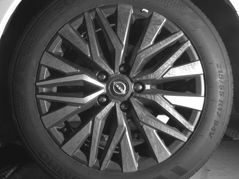 Used 2025 Nissan Altima 2.5 SV image 14