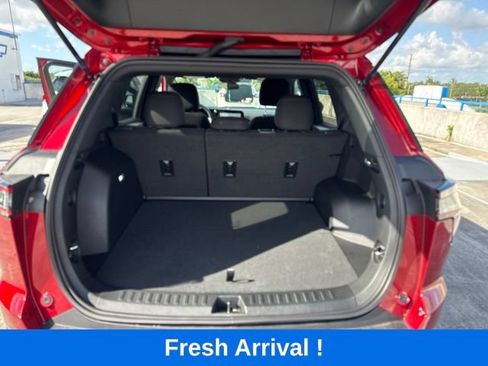 Used 2026 Chevrolet Equinox LT FWD image 4