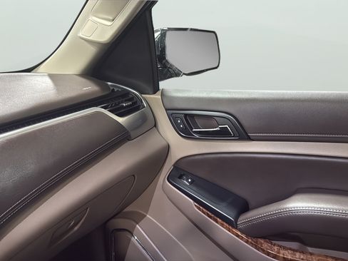 Used 2020 Chevrolet Tahoe Premier AWD/4WD image 19