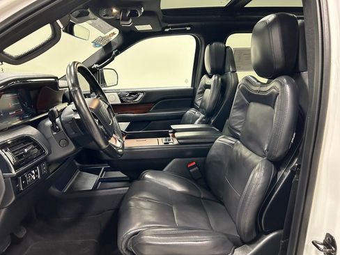 Certified 2023 Lincoln Navigator L Reserve AWD/4WD image 10