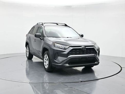 Used 2020 Toyota RAV4 LE image 4