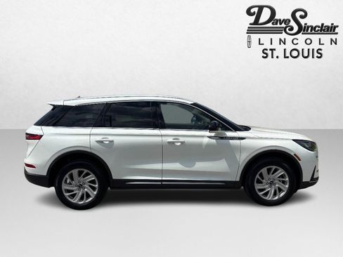 Used 2023 Lincoln Corsair FWD image 2
