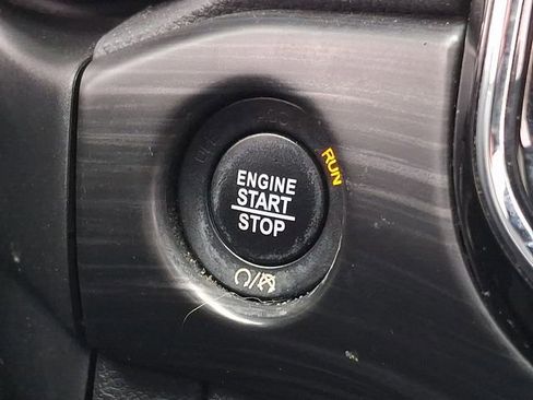 Used 2020 Jeep Grand Cherokee Altitude image 29