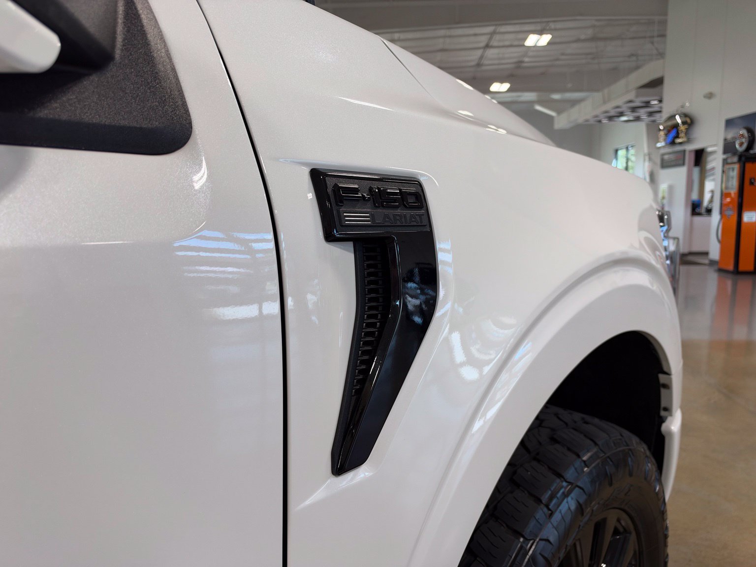 Used 2024 Ford F150 Lariat w/ FX4 Off-Road Package AWD/4WD image 44
