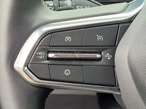 Used 2025 Chevrolet Traverse LT w/ Sun and Wheel Package FWD image 24