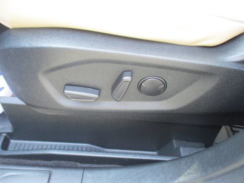 Used 2022 Ford Edge SEL w/ Convenience Package AWD/4WD image 17